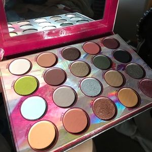 Bh cosmetics royal affair palette